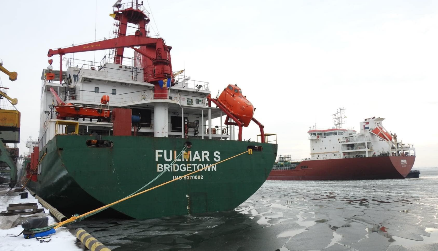 Эвер гивен контейнеровоз. Заблокированное судно. Танкер механик погодин волга. Контейнеровоз ever given в суэцком канале. Заблокированное судно.