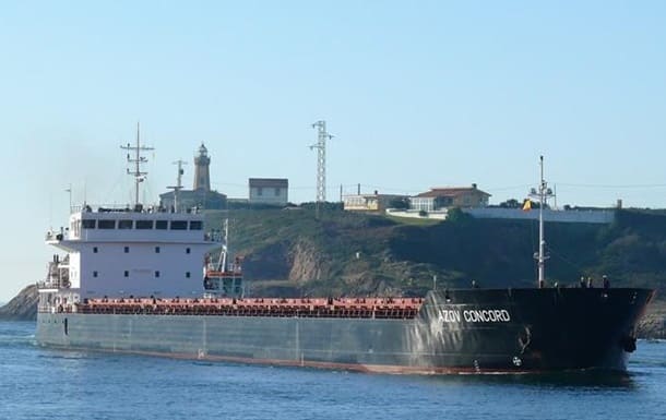 Окупанти Маріупольського порту випустили турецький балкер з зерном після візиту турецької делегації до Москви 