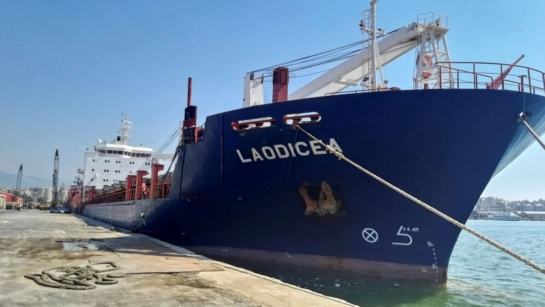 Ліванський суд дозволив судну з краденим українським зерном покинути порт Тріполі