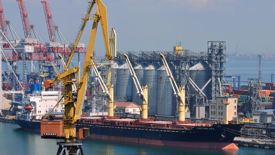 Порти Великої Одеси відправили понад 100 суден за 38 днів розблокування