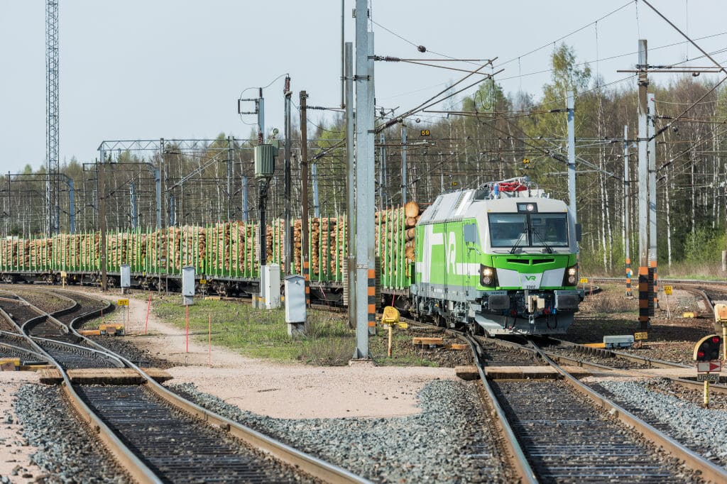 Фінляндія закриє до кінця року чотири станції для вантажних перевезень на кордоні з рф 